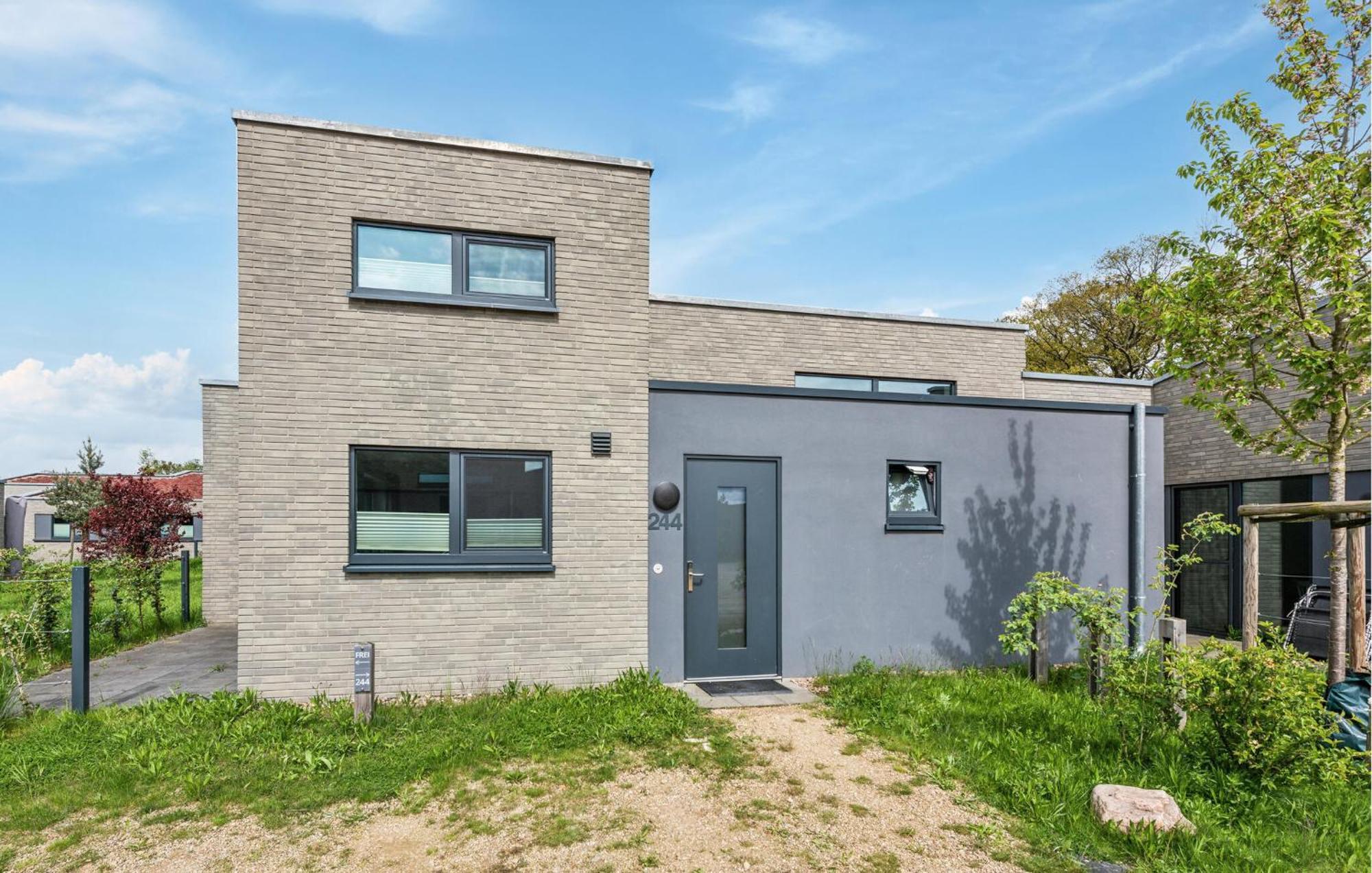 Amazing Home In Lembruch-Duemmer See With Kitchen Exterior foto