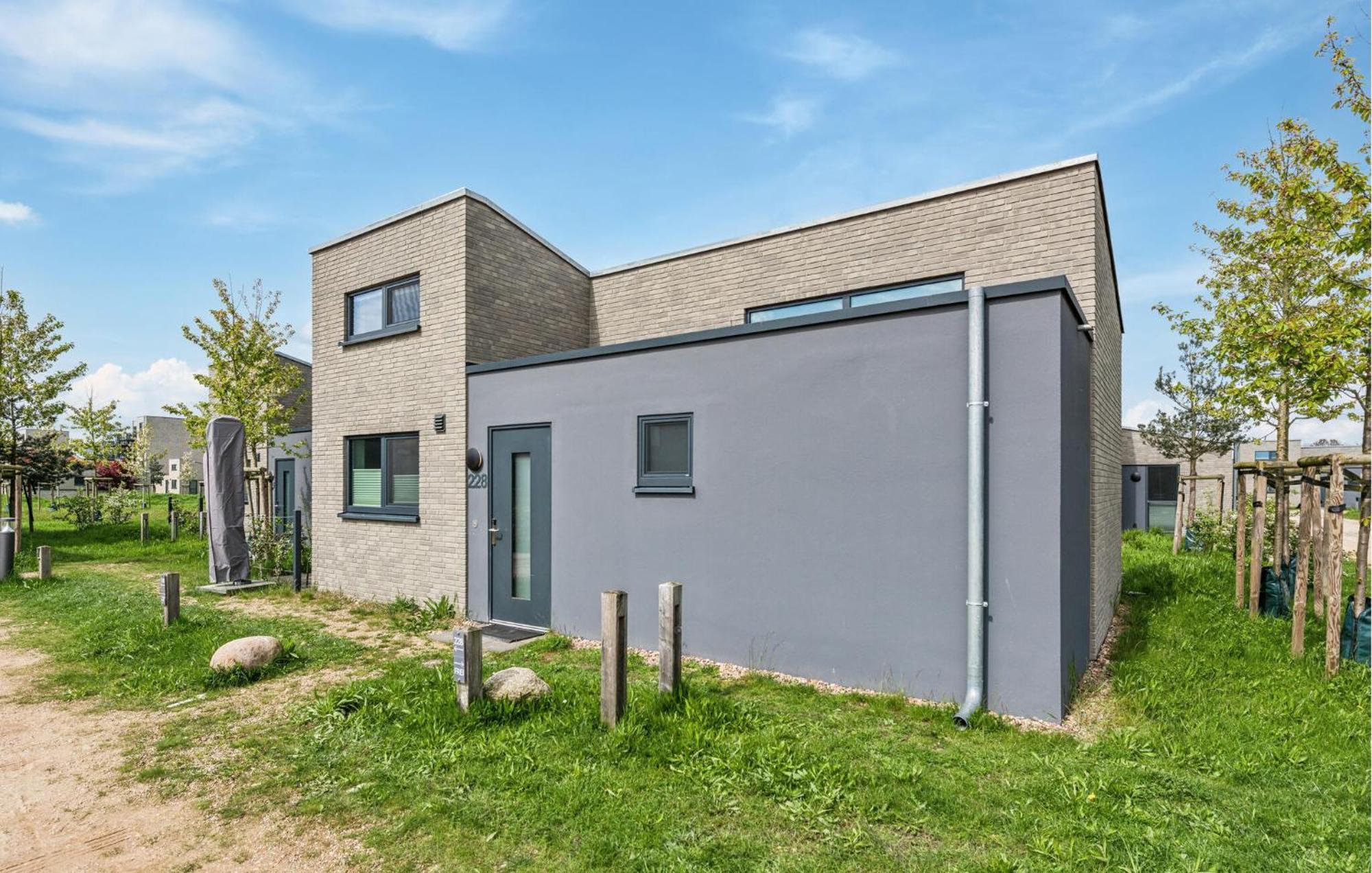 Amazing Home In Lembruch-Duemmer See With Kitchen Exterior foto